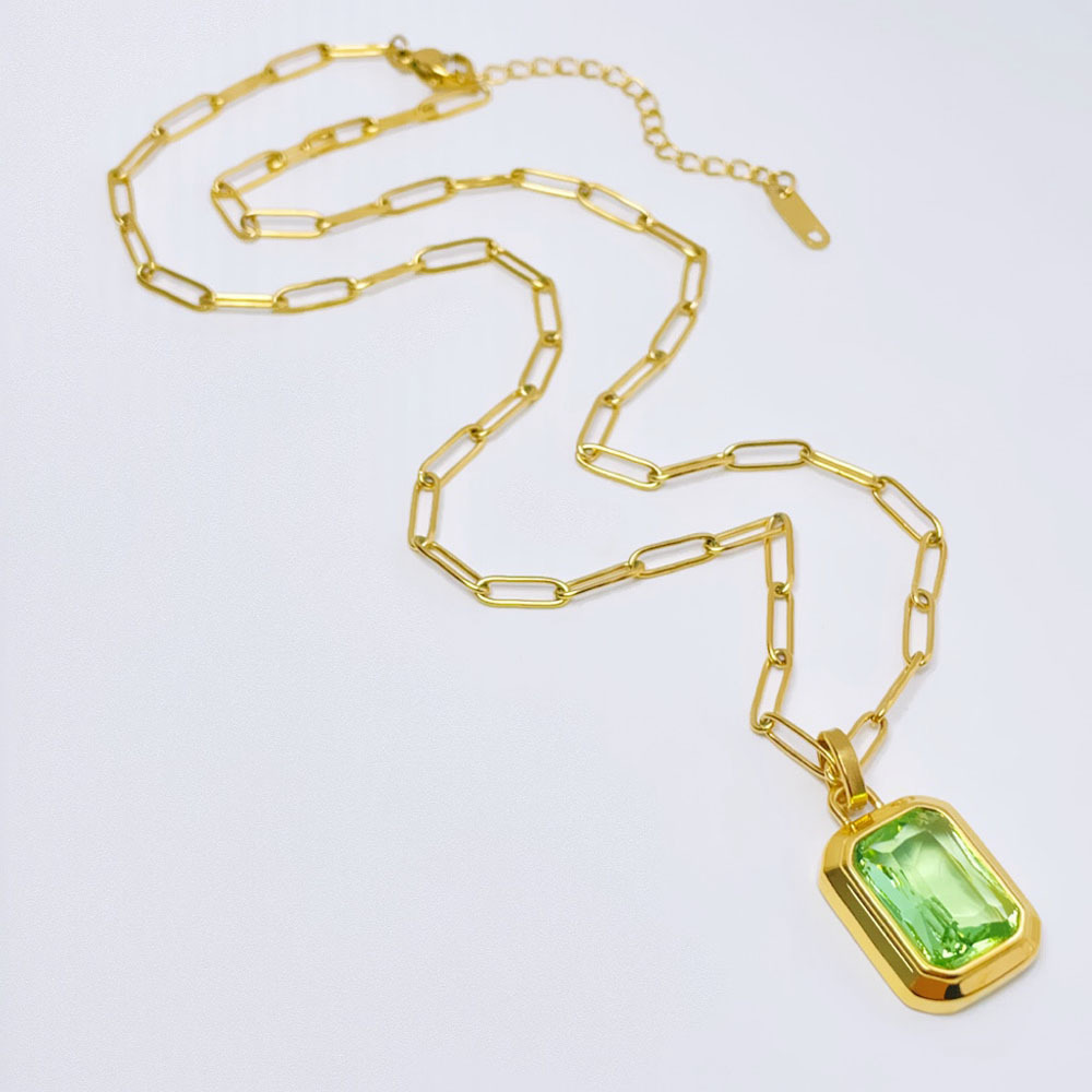 A236 green square diamond necklace gold