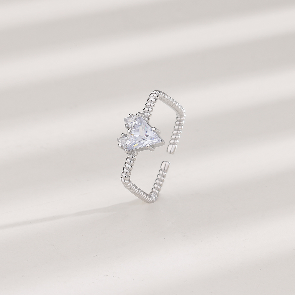 White gold Super Flash heart square ring