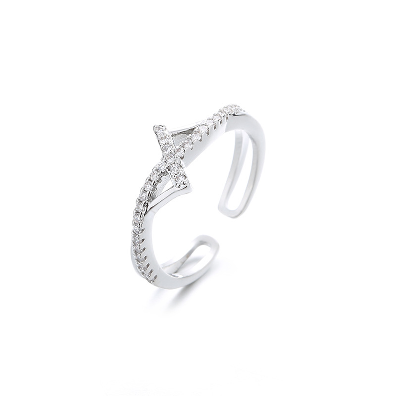 Interwoven Lightning Ring (White Gold)