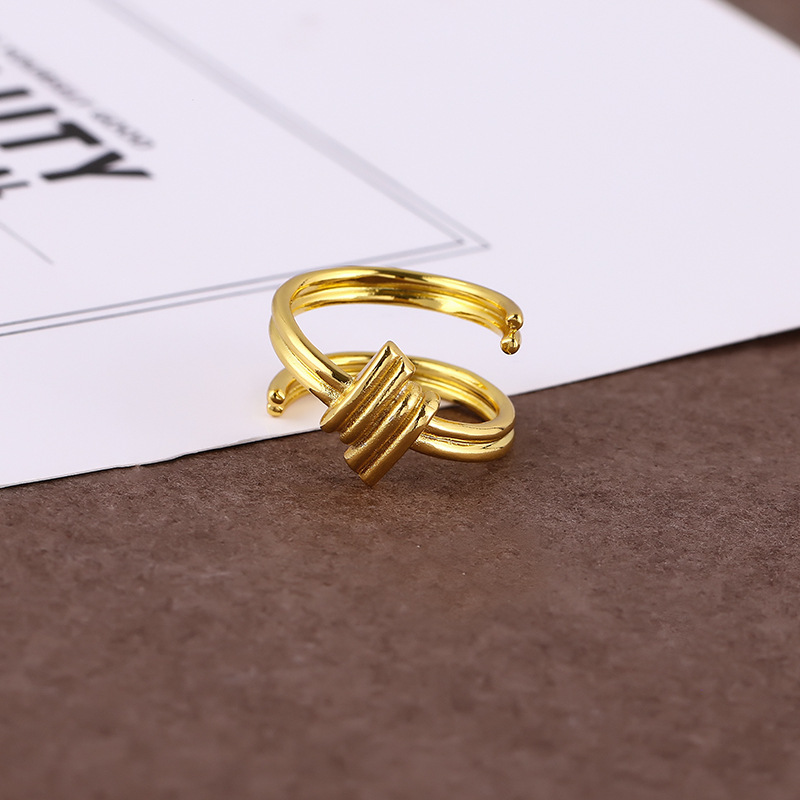 White Gold Line ring (gold color)