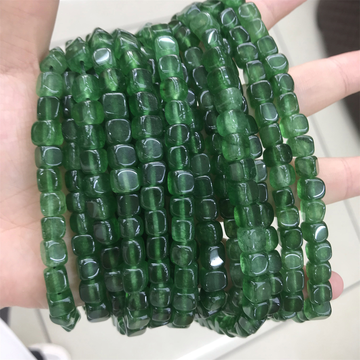 35-light color translucent green jade