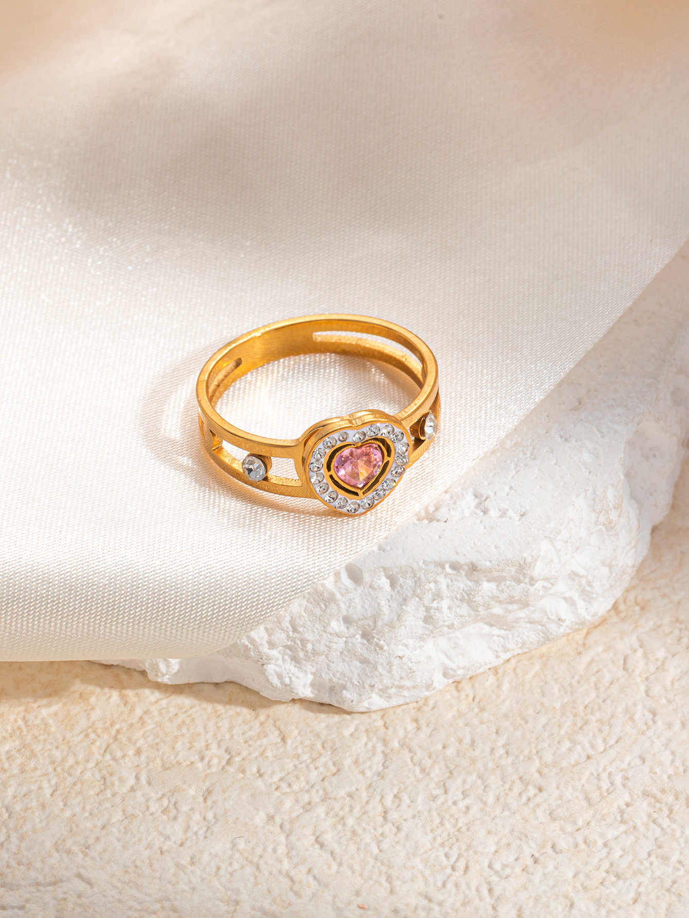 Pink gem love diamond ring