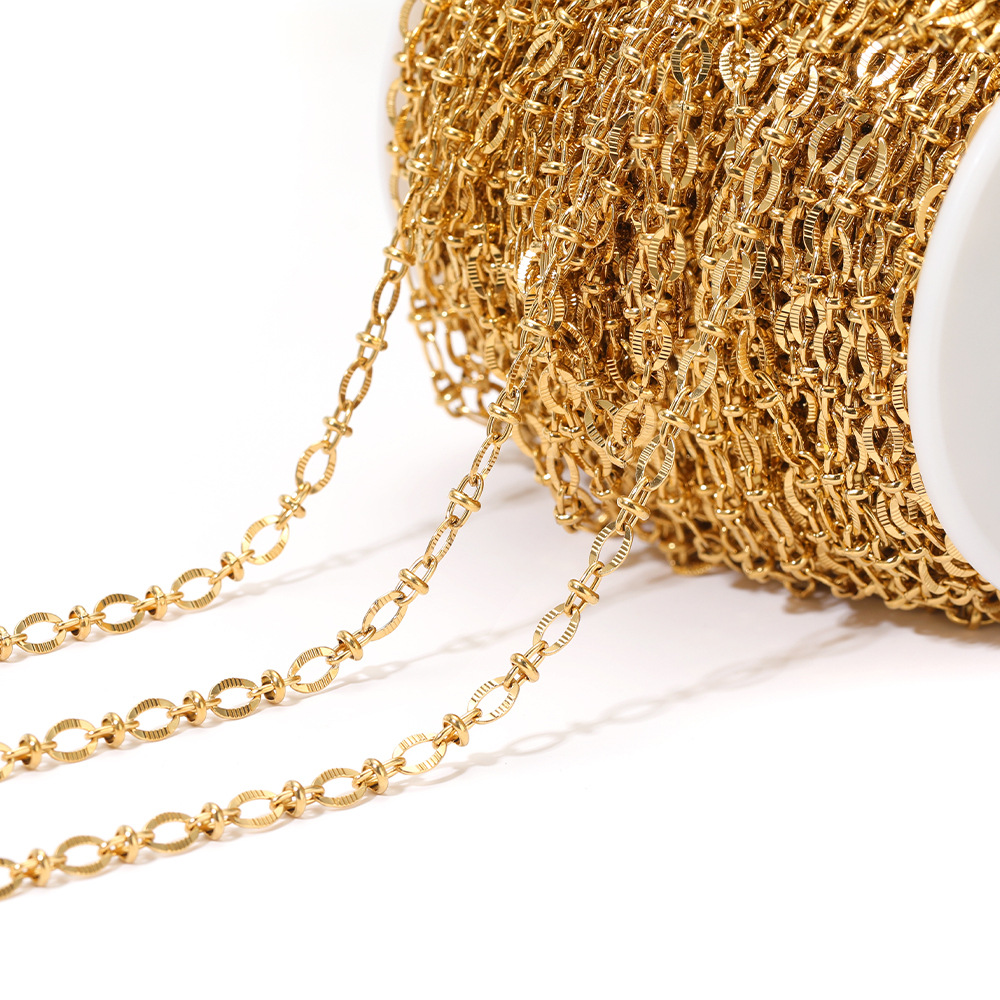 4.5mm wide lip chain bow embossed center gold