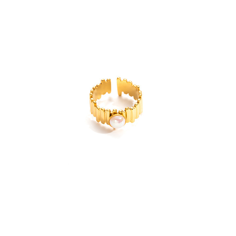 White pearl gold ring