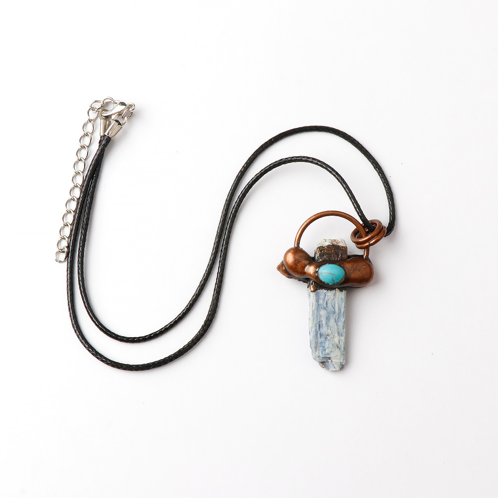 Blue crystal (comes with leather rope)