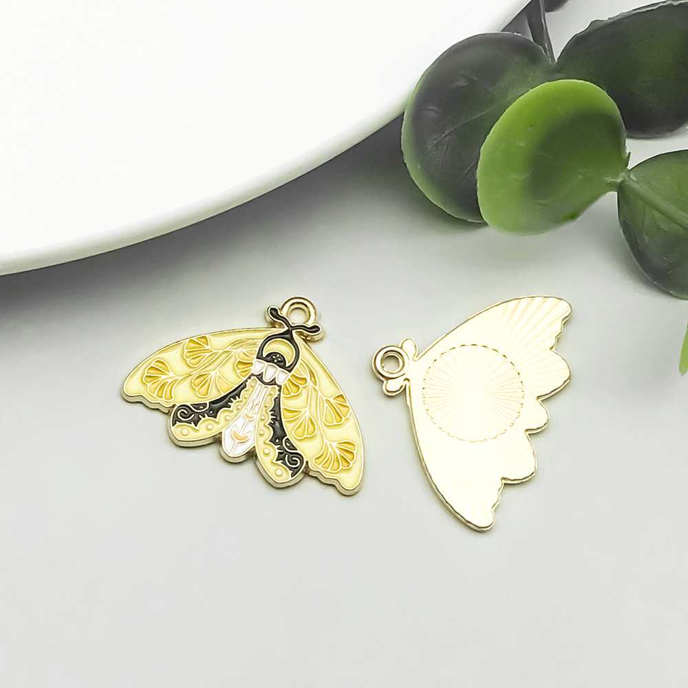 1 yellow dripping apricot leaf butterfly 21*28mm-2.4g-18776