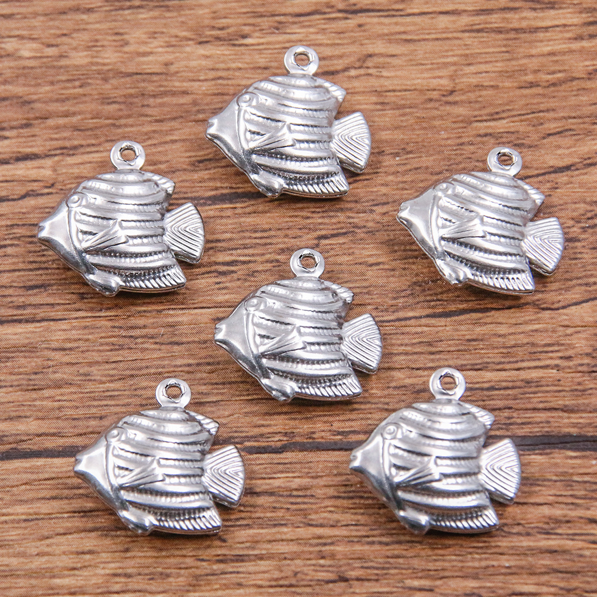 Steel color small fish 17x17mm