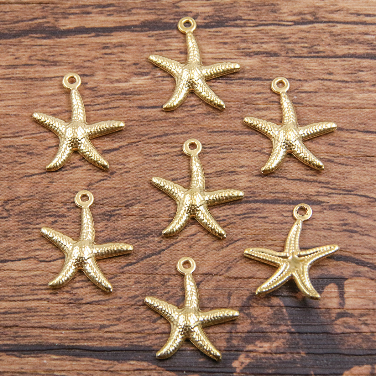 Golden starfish 15x17mm