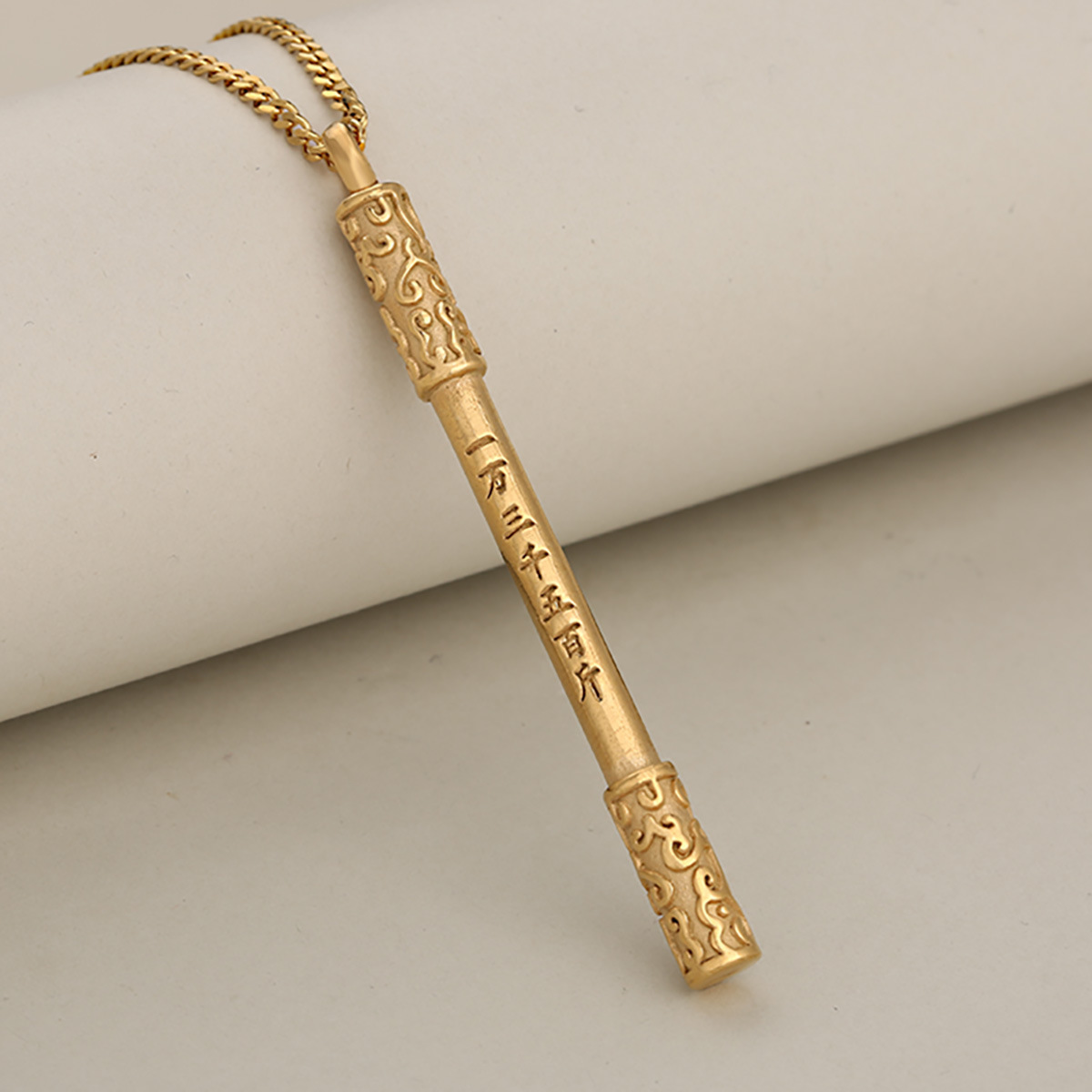 Gold (single pendant)