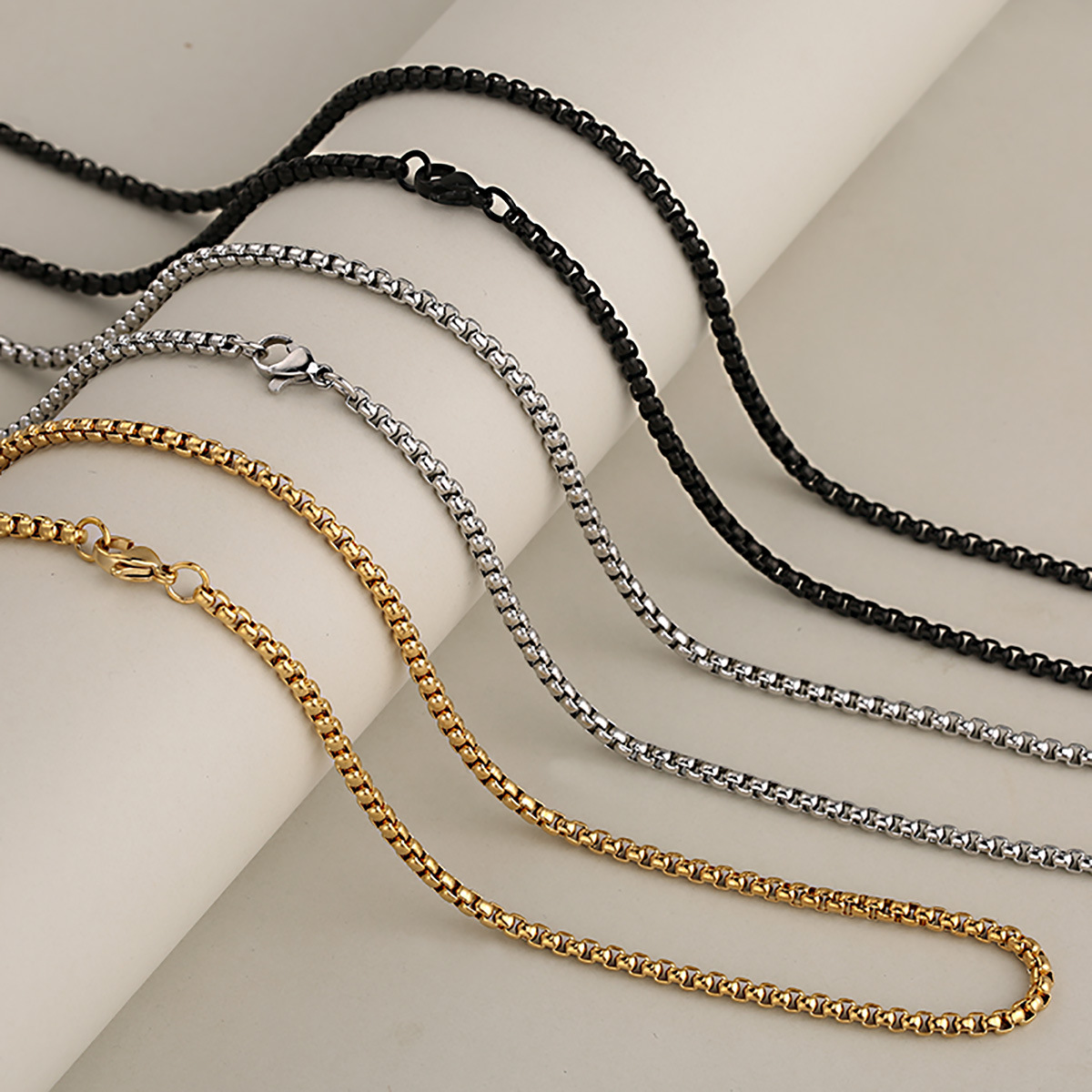 Gold 3mm square pearl chain 60cm