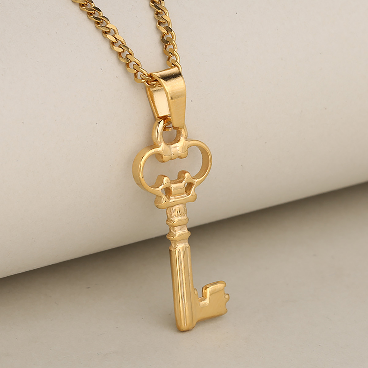 Gold (single pendant)