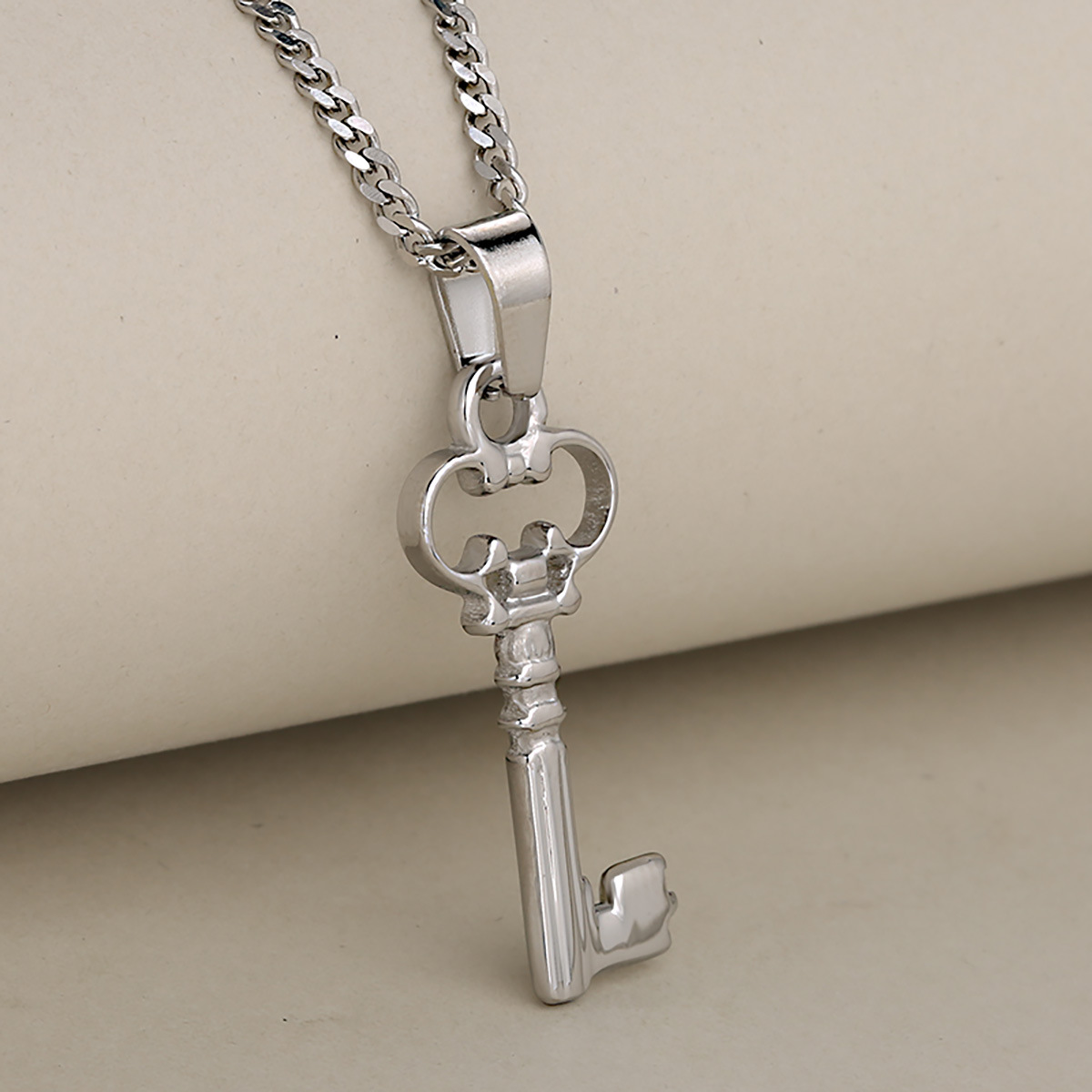 Silver (single pendant)