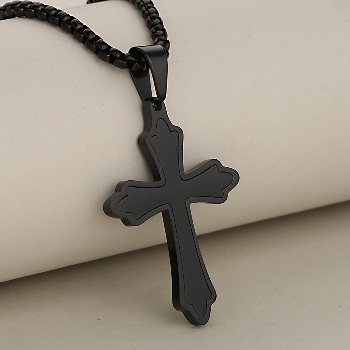 Black (single pendant)