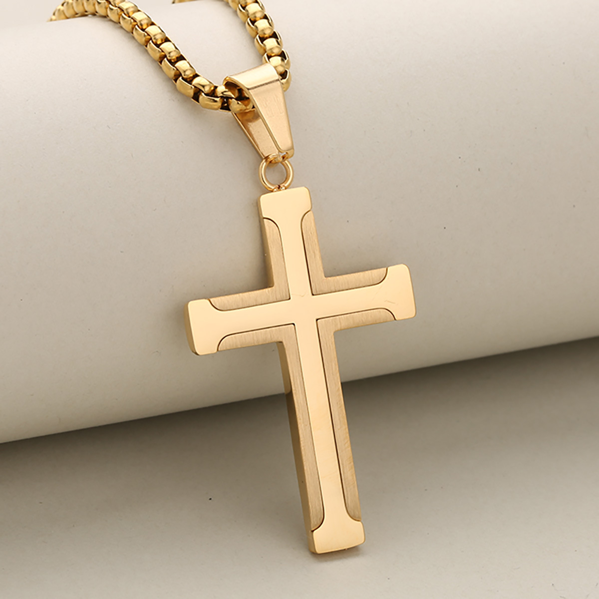 Gold (single pendant)