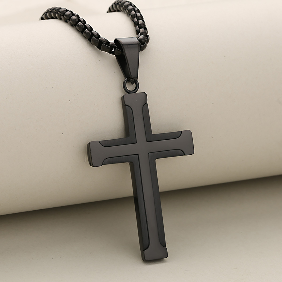 Black (single pendant)