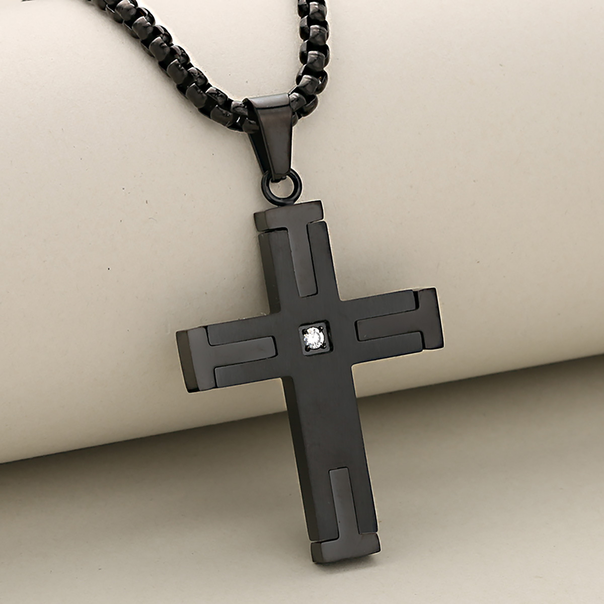 Black (single pendant)