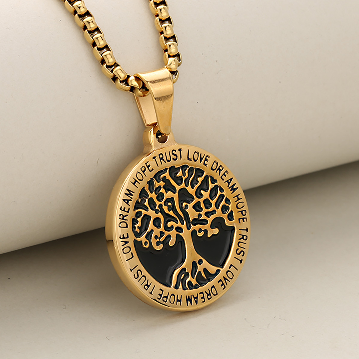 Gold (single pendant)