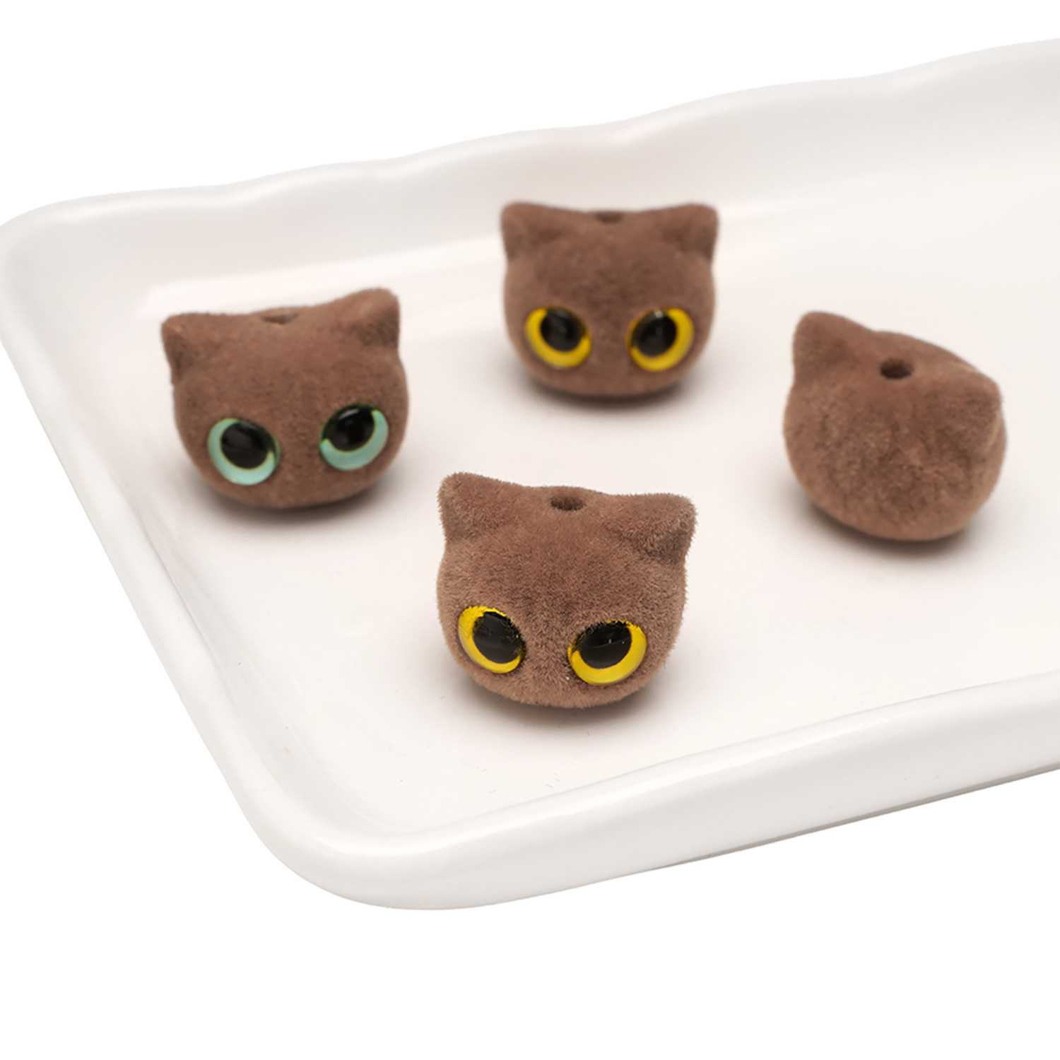 Chocolate color, about 19x17mm, 1 piece/pack (eye color is random)