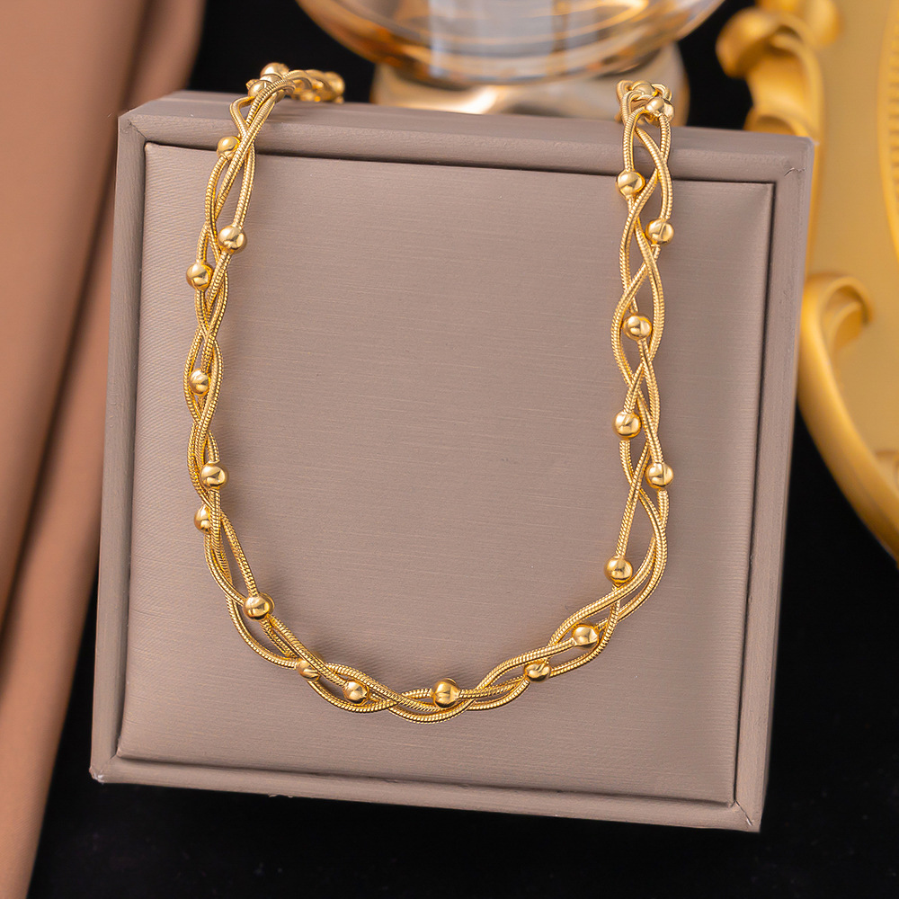 Necklace gold