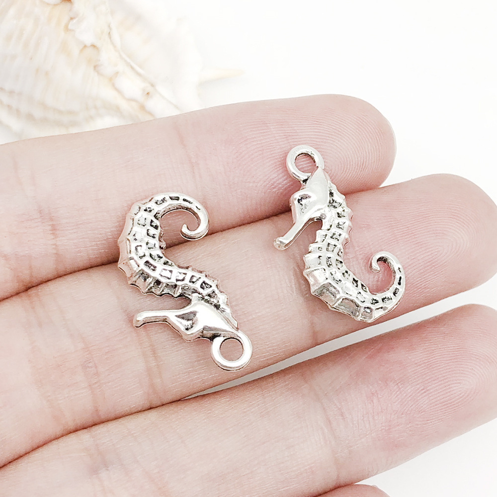 1 antique silver ocean seahorse 15x22mm-16312-1.7g