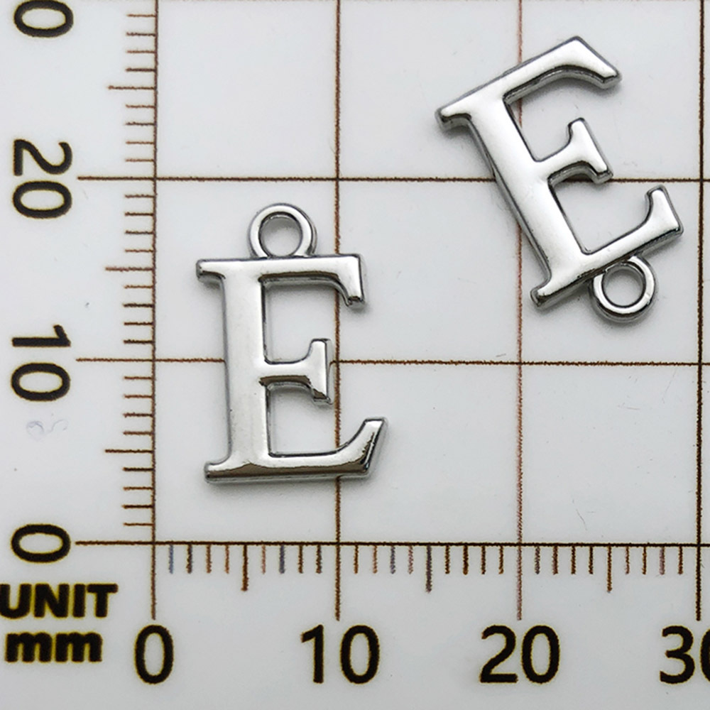 1 white k rack plated letter e-10x15mm-0.8g