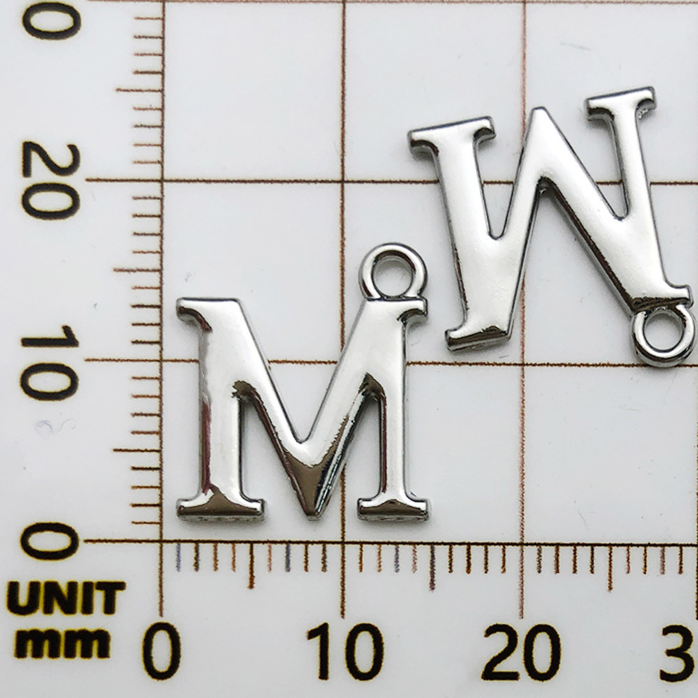 1 white k rack plated letter m-14x15mm-1.1g