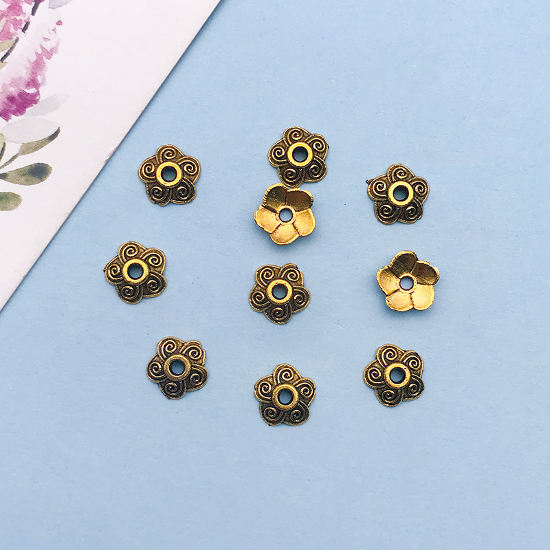 1 antique gold flower-shaped flower hat 8*8 holes 1.6 mm-16602-0.2g