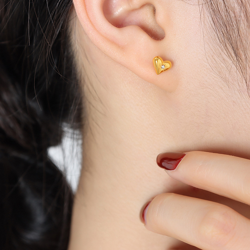 F788-gold stud earrings