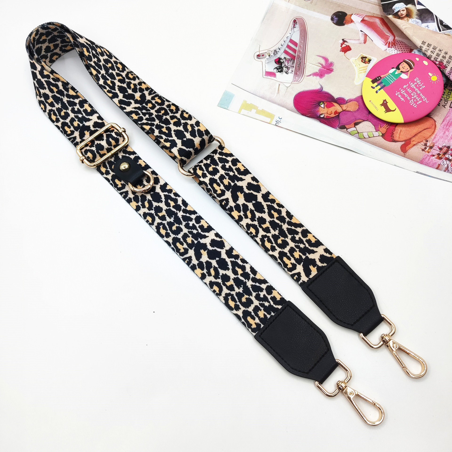 Beige leopard print shoulder strap