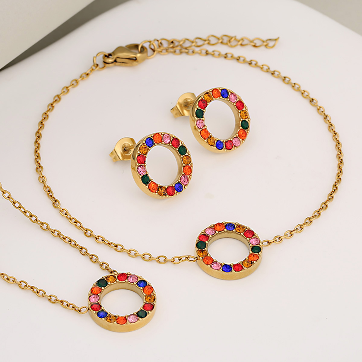 Gold   colored stones (set)