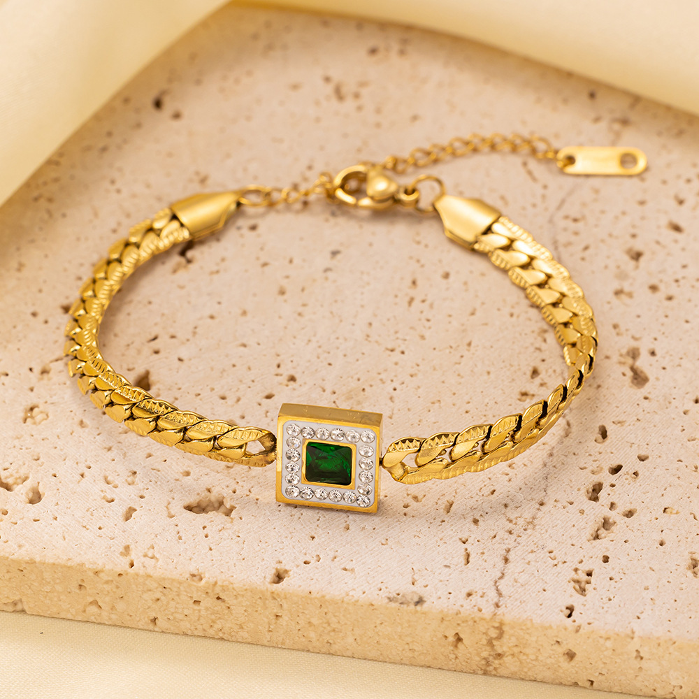 TSE2034 square green diamond bracelet gold