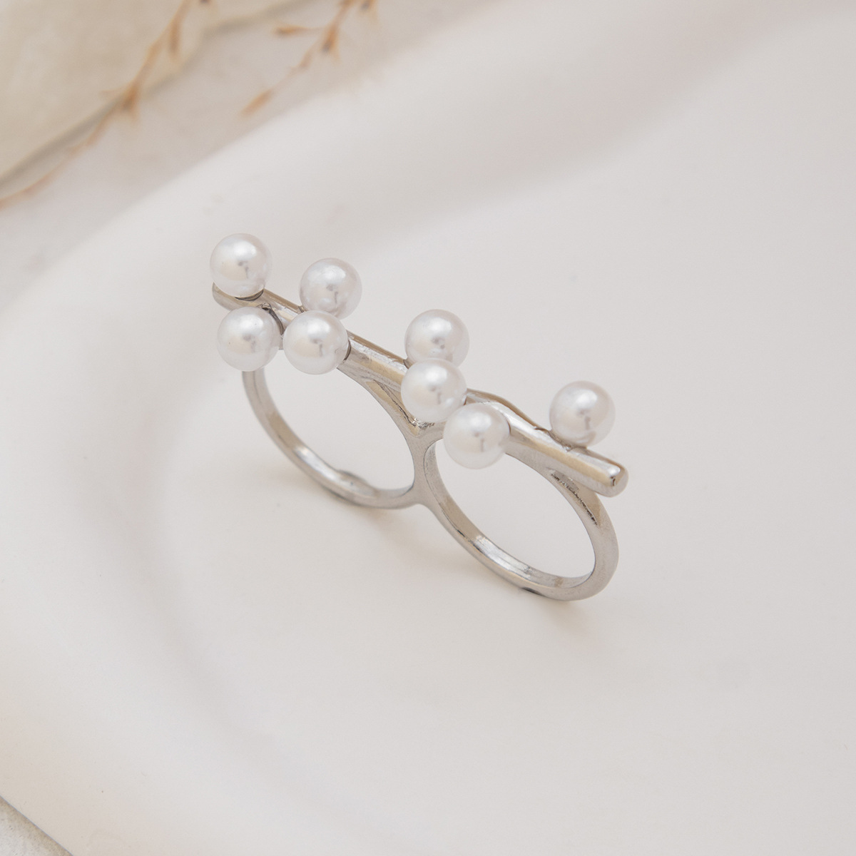 03 white k ring 0872