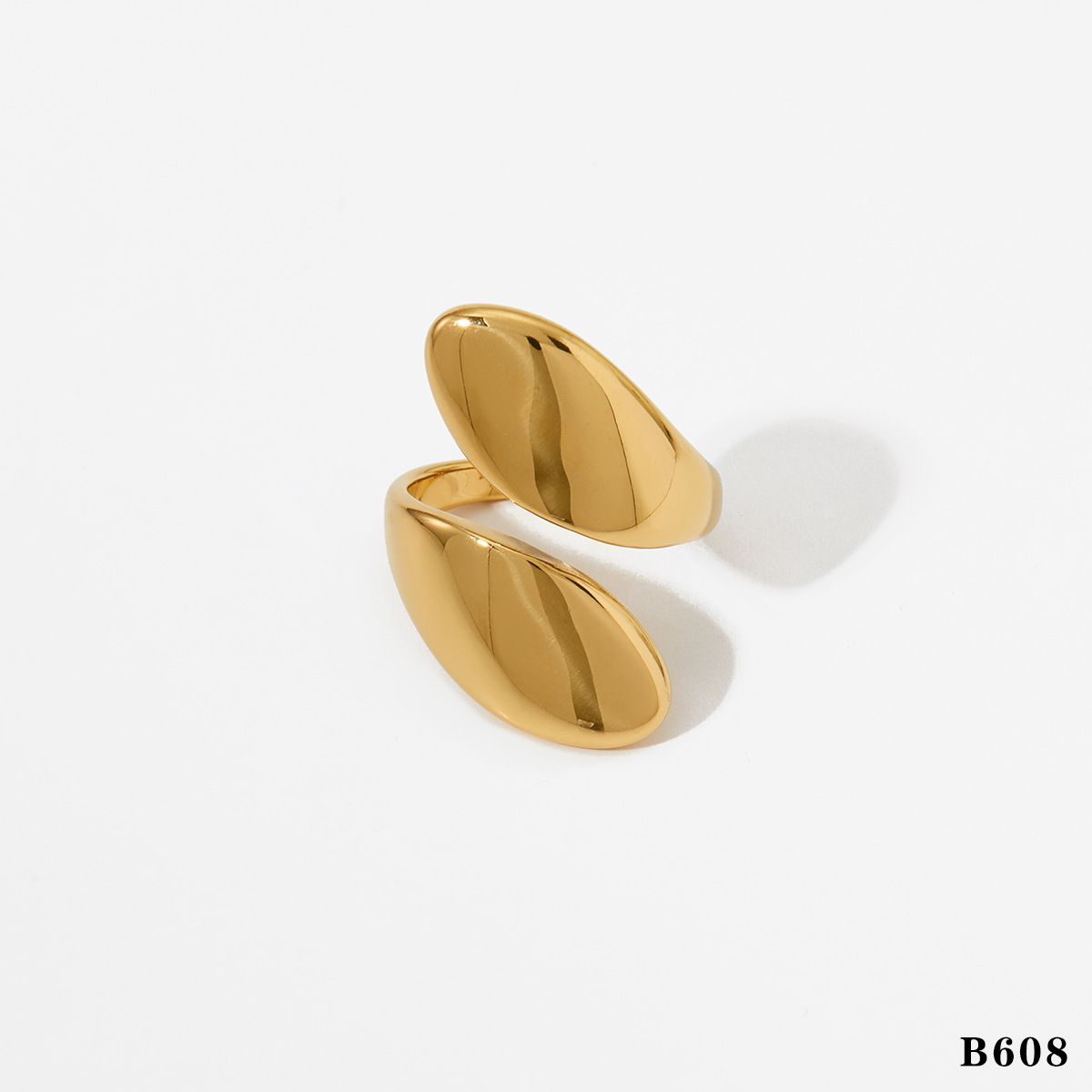 Gold ring b608