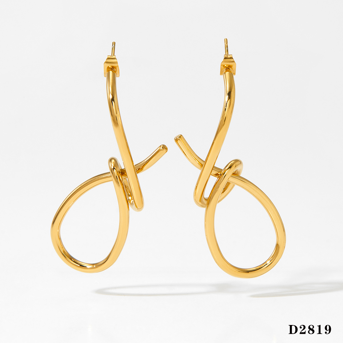 Gold earrings (d2819)