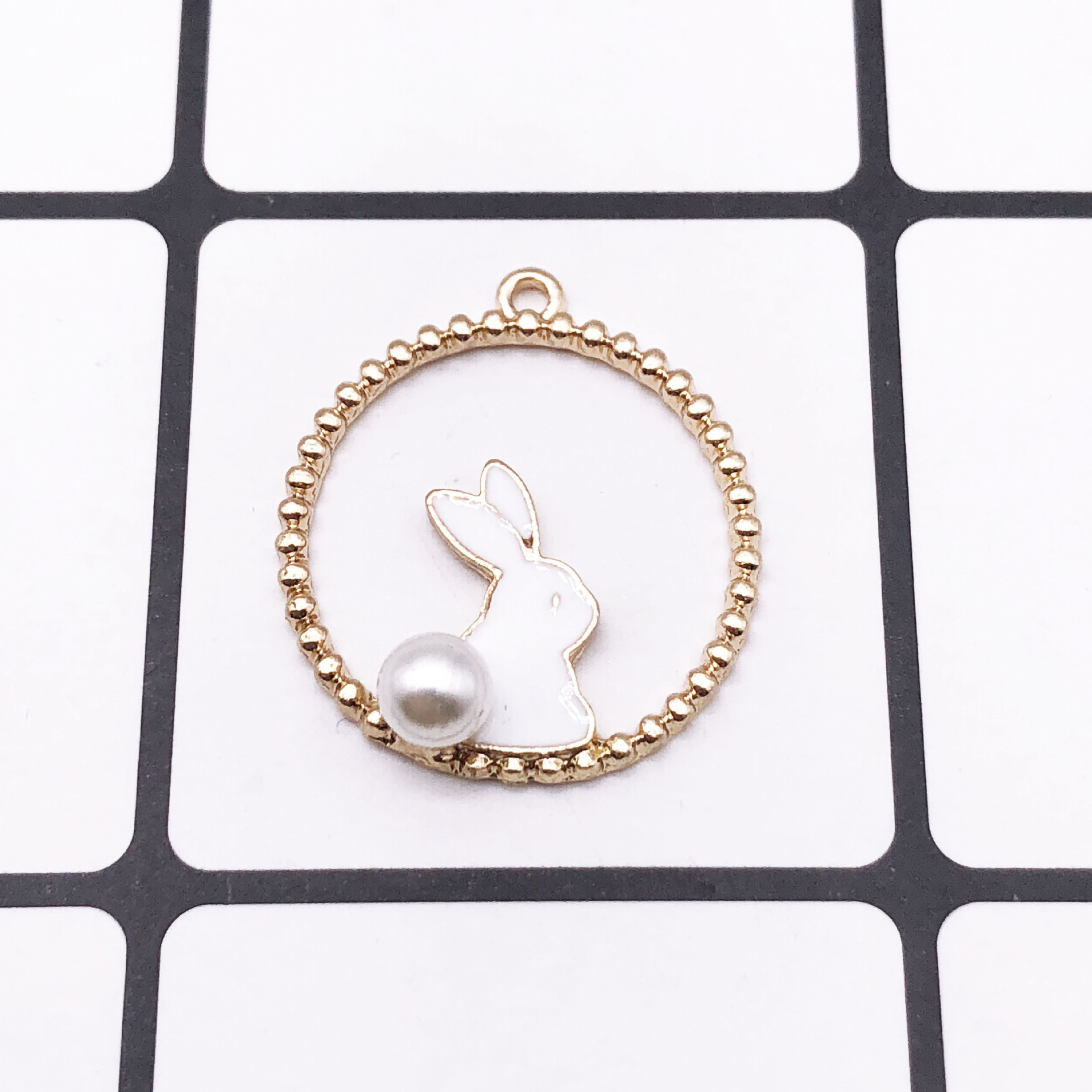 White Rabbit Pearl (23*25mm)