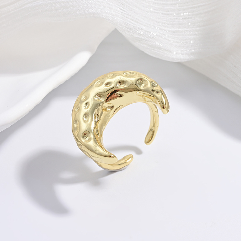 Vj714 gold hammered moon ring