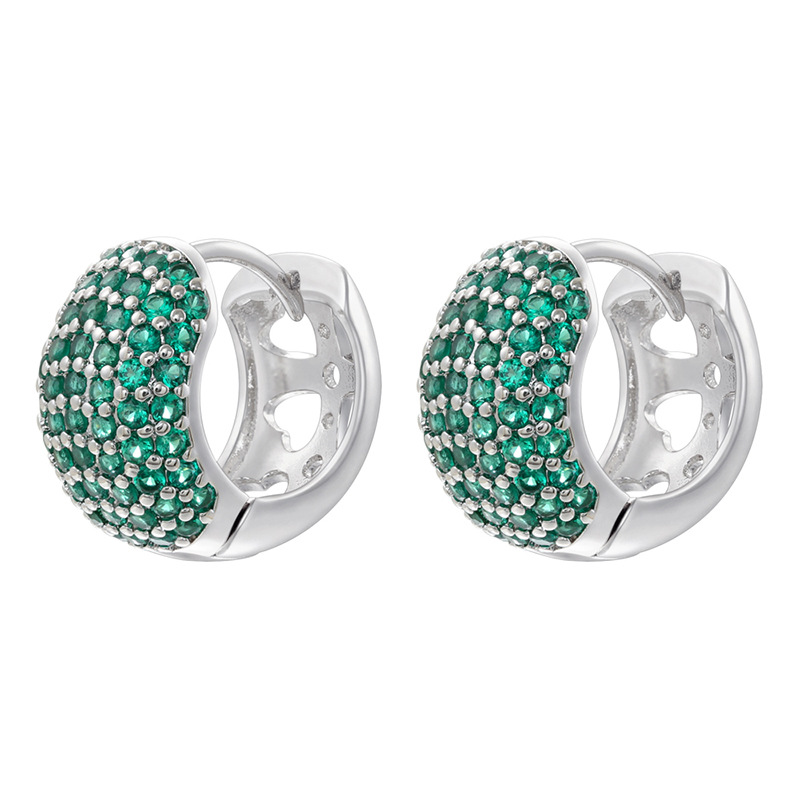 1 pair of white gold green diamonds