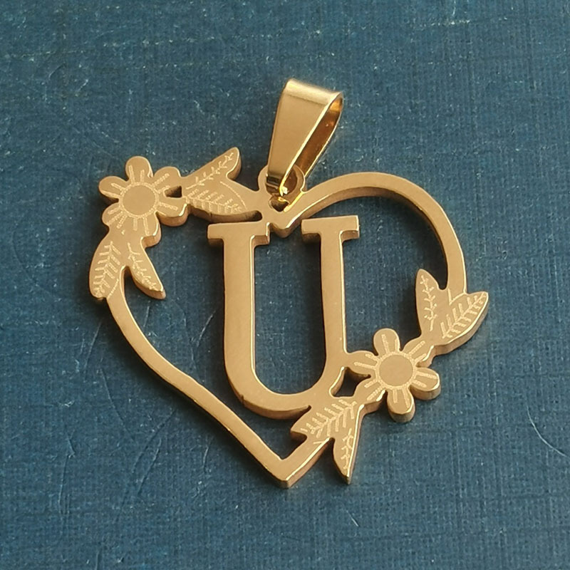 U gold pendant