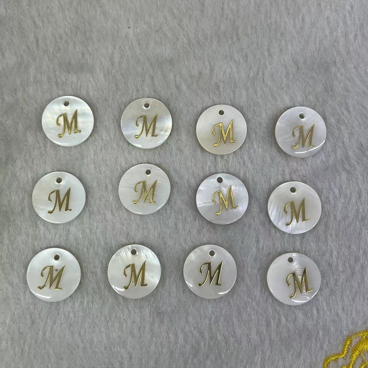 Letter M (10 pieces per bag)