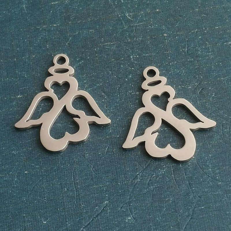 Silver pendant (764)