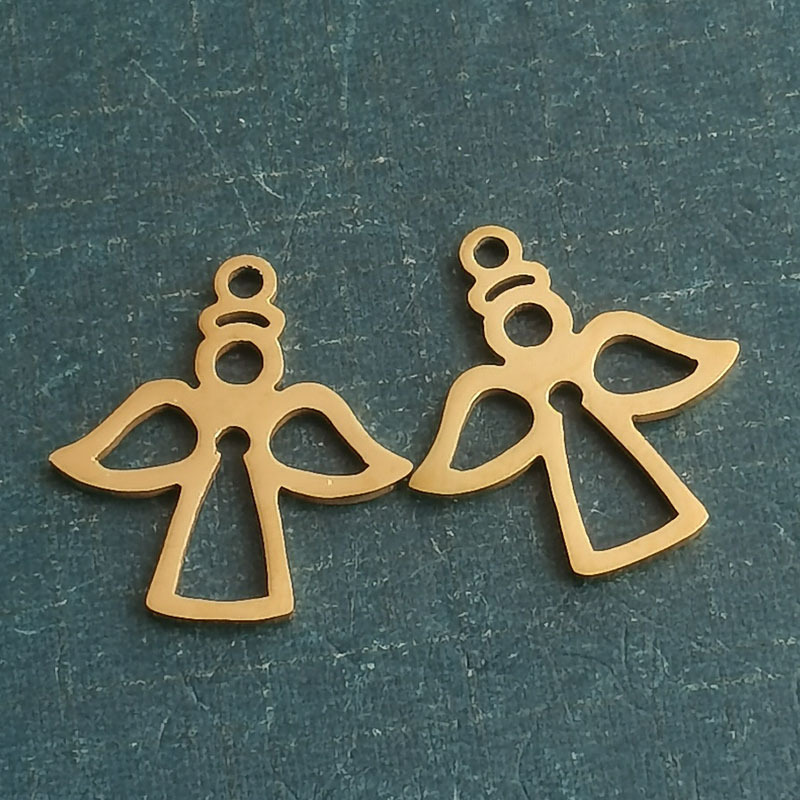 Gold pendant (769)