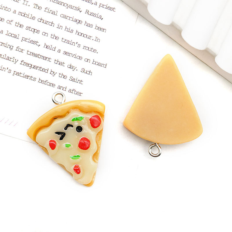 1 triangle pizza 23x28mm-17079