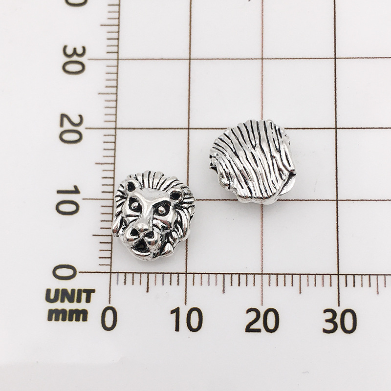 10119-antique silver lion head-10x12-1.5mm