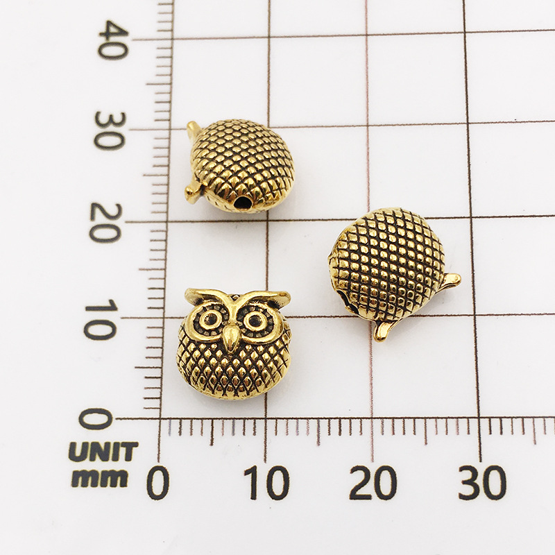 10133-antique Owl-10x10-1.5mm