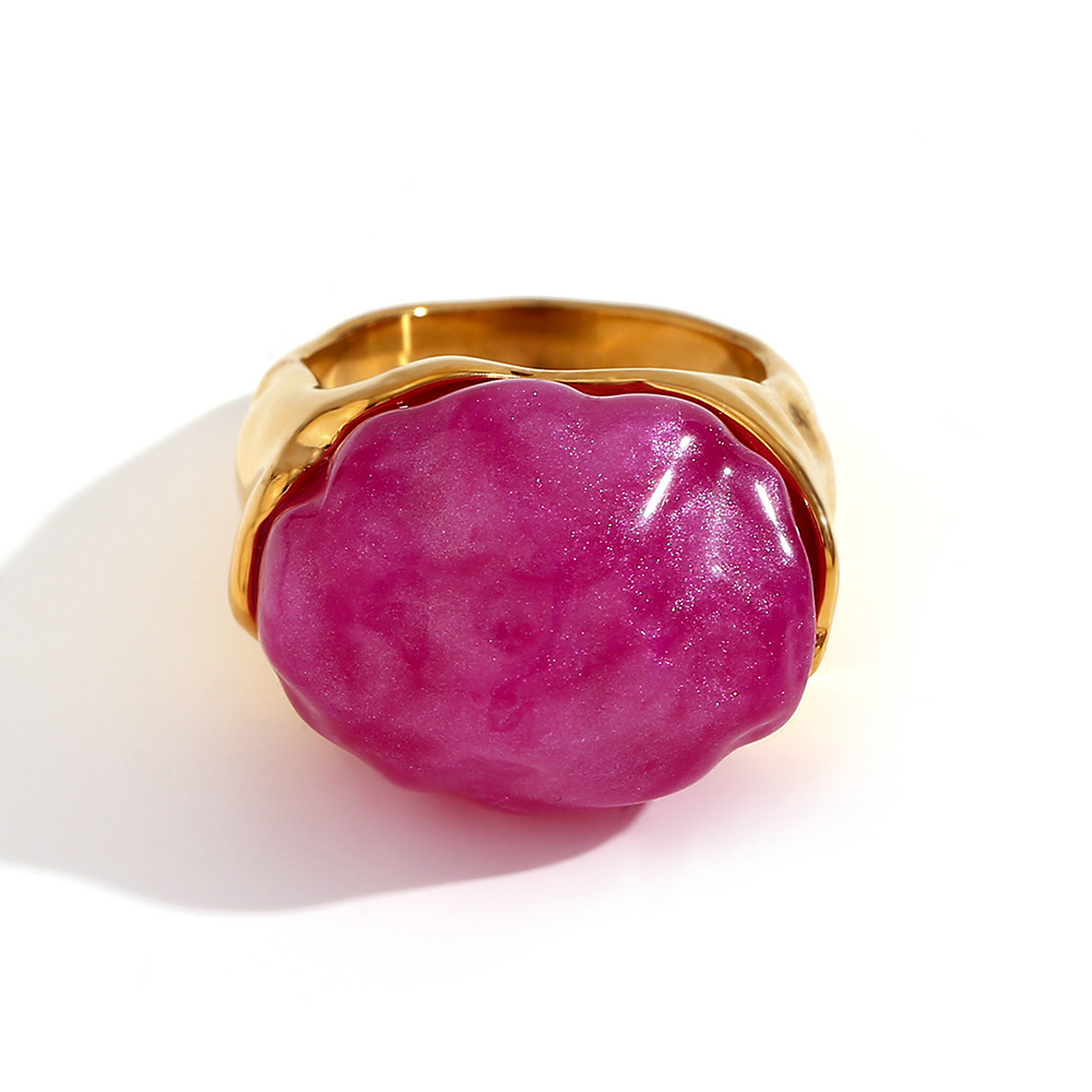 Acrylic shaped main stone retro ring-gold rose red