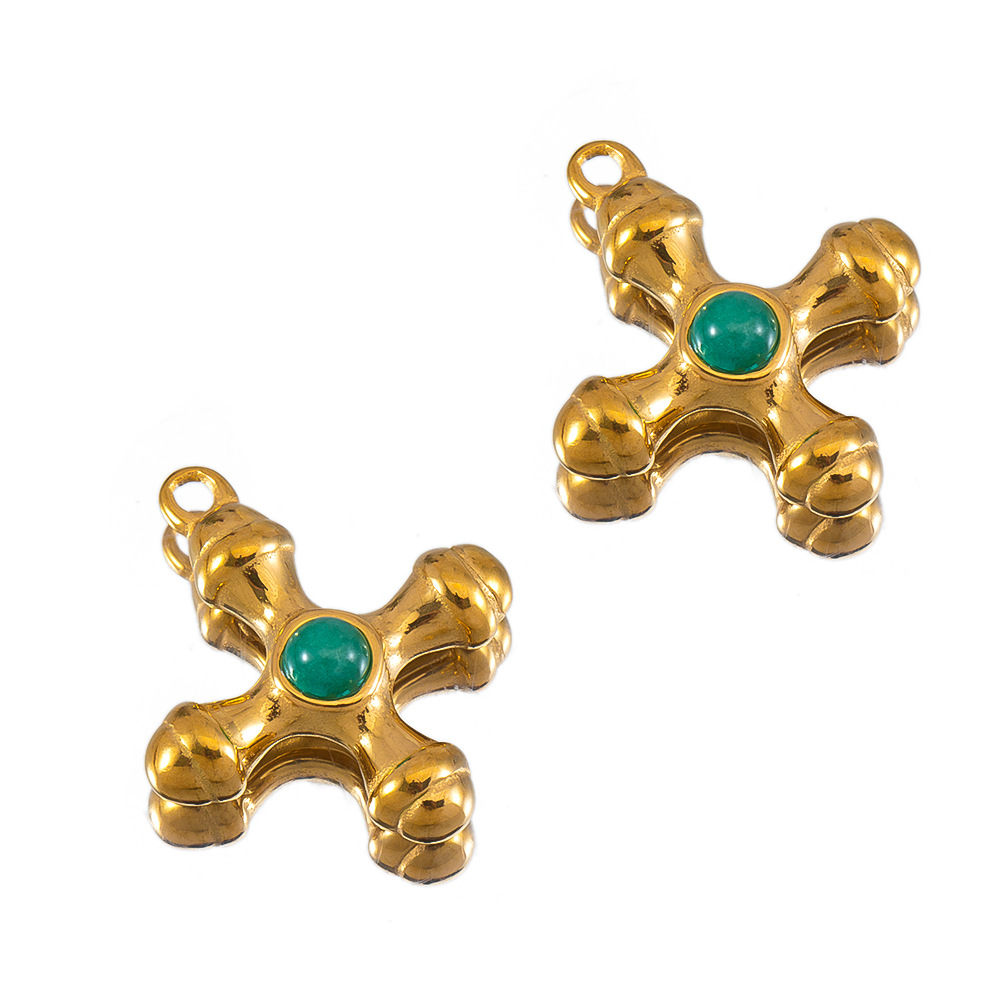 20×23mm gold-emerald green stone