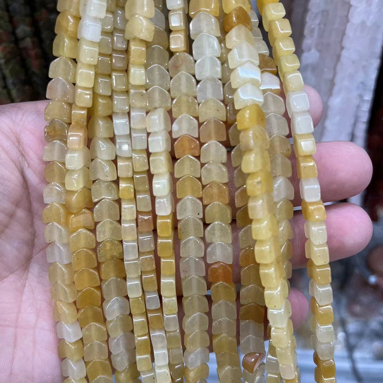 Yellow agate