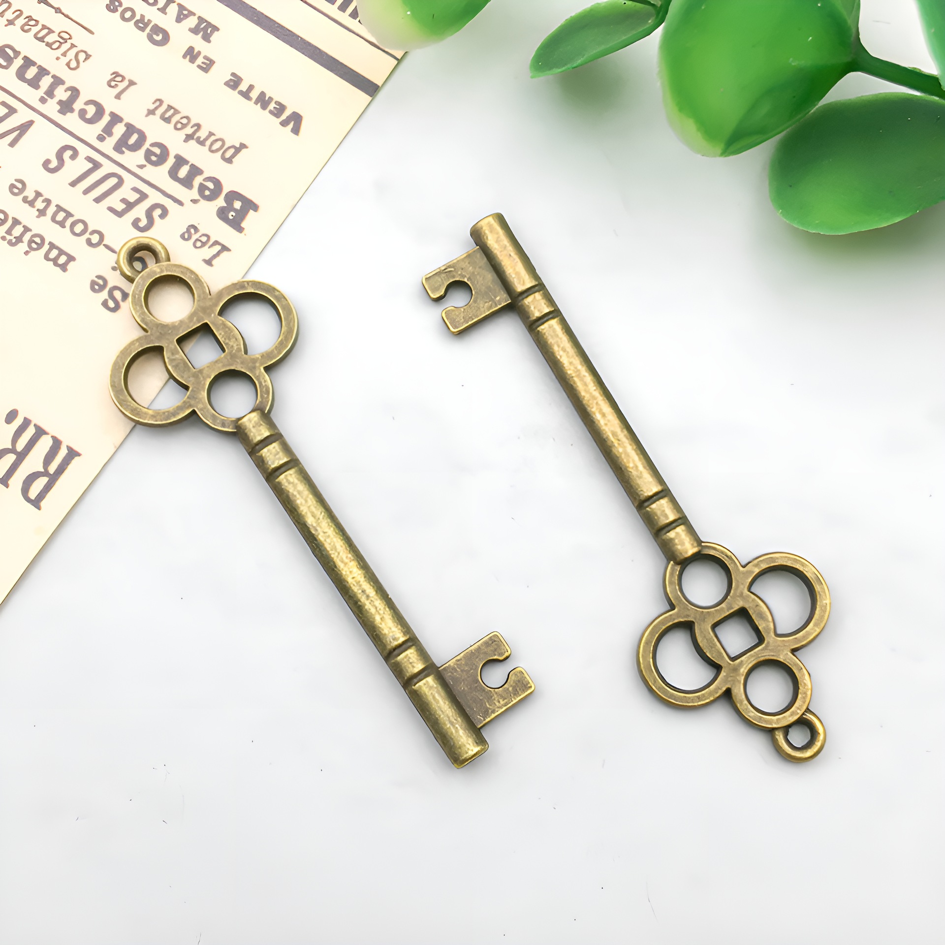 1 antique bronze key 15x47mm-1.5g-2319