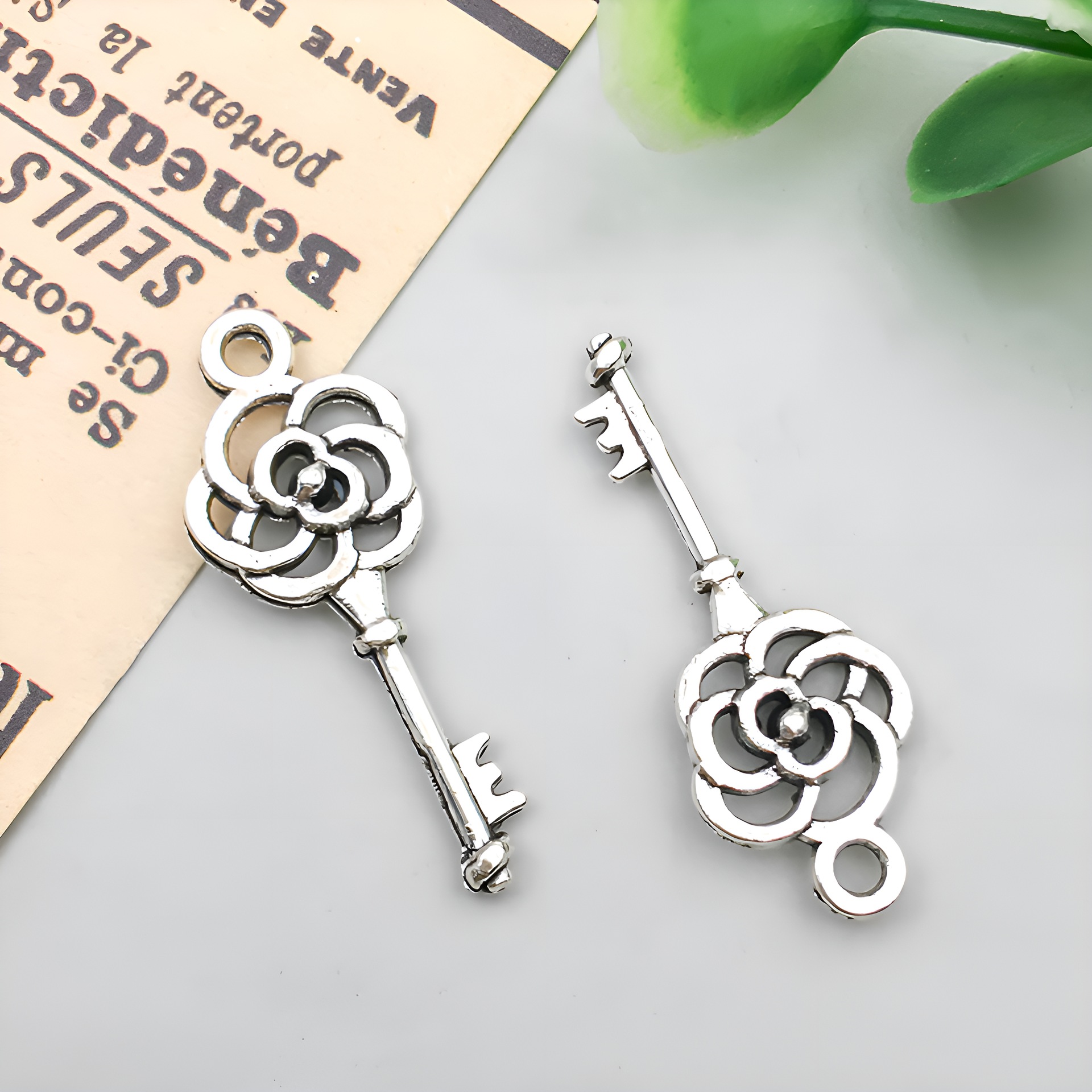 1 antique silver rose flower key 11x28mm-0.8g-7536