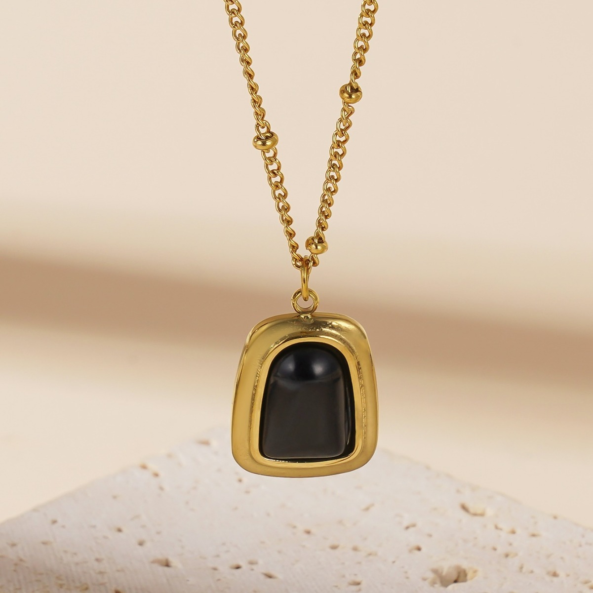 X641 black cat eye necklace gold